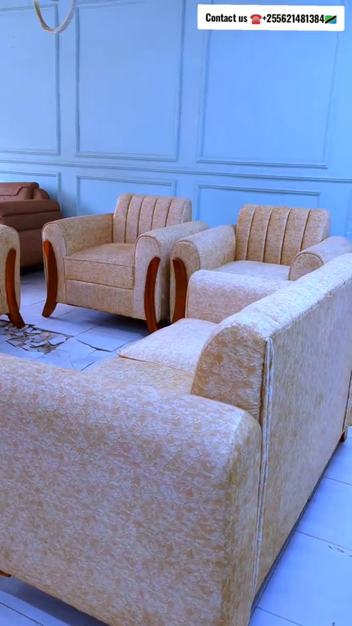 Video ya Sofa Centre: Sofa za kisasa sebuleni